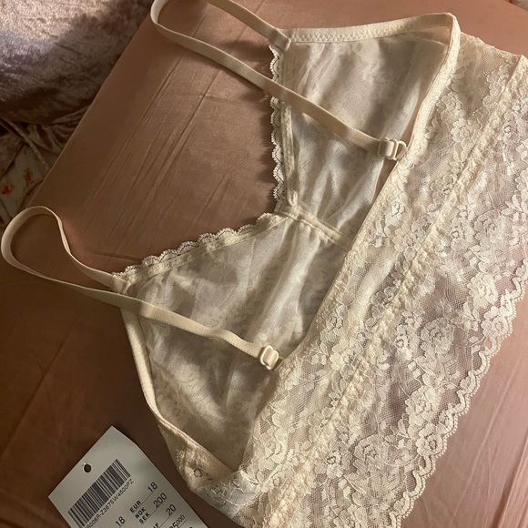Lace Brandy Melville Bralette in Cream - Picture 2 of 2